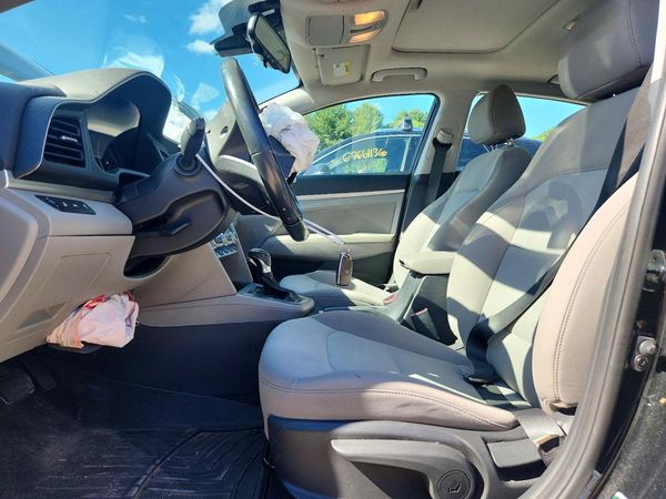 2019 HYUNDAI ELANTRA — DENT