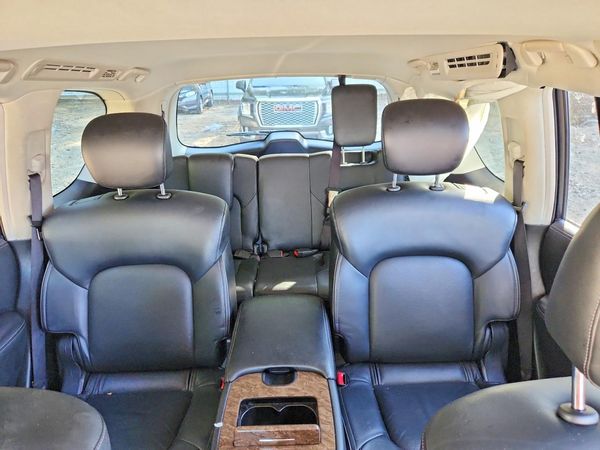 2017 INFINITI QX80 — SUVN