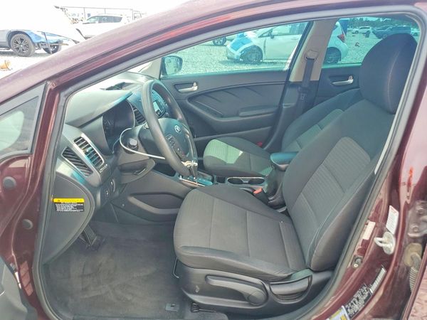 2017 KIA FORTE — DENT