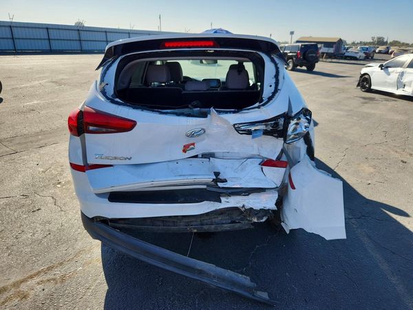 2020 HYUNDAI TUCSON SE