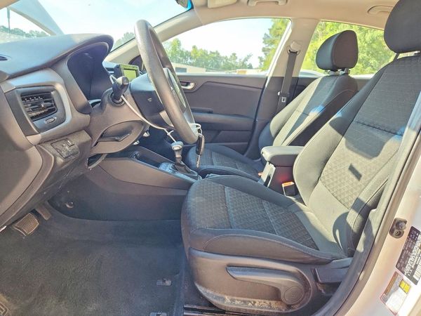 2019 KIA RIO — DENT