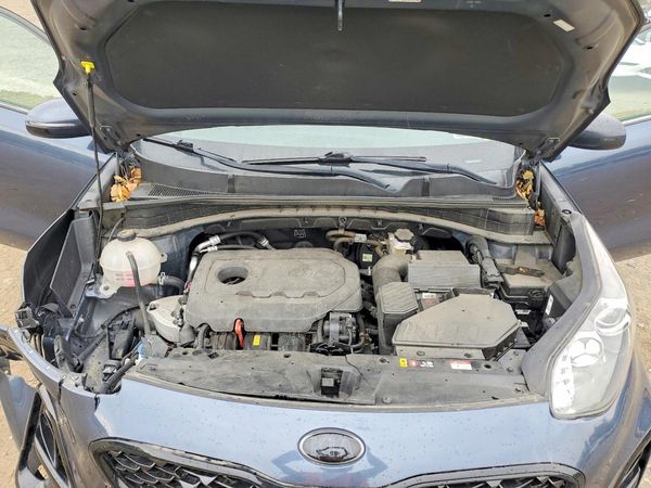 2022 KIA SPORTAGE — Engine bay