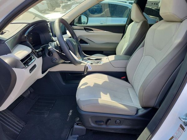 2027 INFINITI QX60 Luxe — DENT