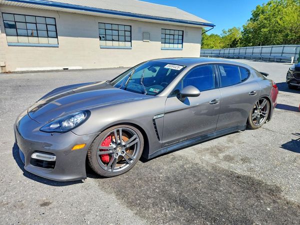 2013 PORSCHE PANAMERA — Front 3/4