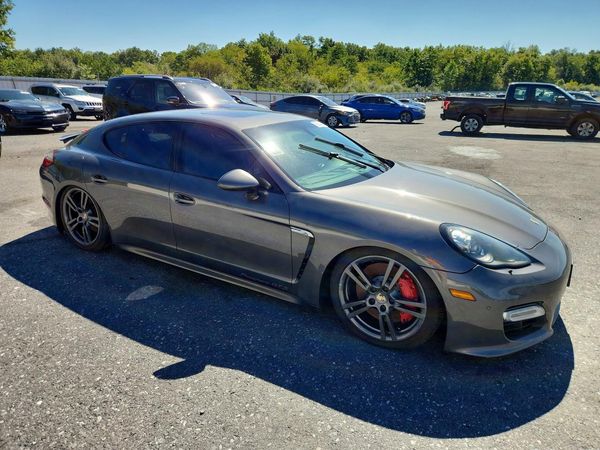 2013 PORSCHE PANAMERA — Passenger 3/4