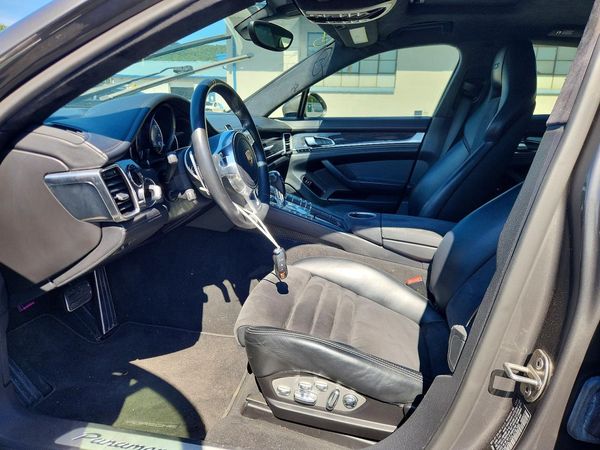 2013 PORSCHE PANAMERA — DENT