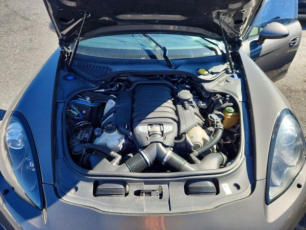 2013 PORSCHE PANAMERA — Engine bay