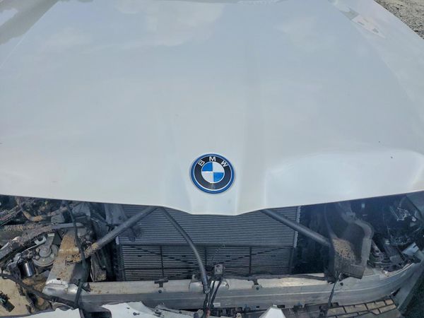 2024 BMW ALL OTHER eDrive40 — Engine bay