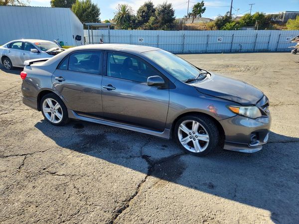 2013 TOYOTA COROLLA — Passenger 3/4