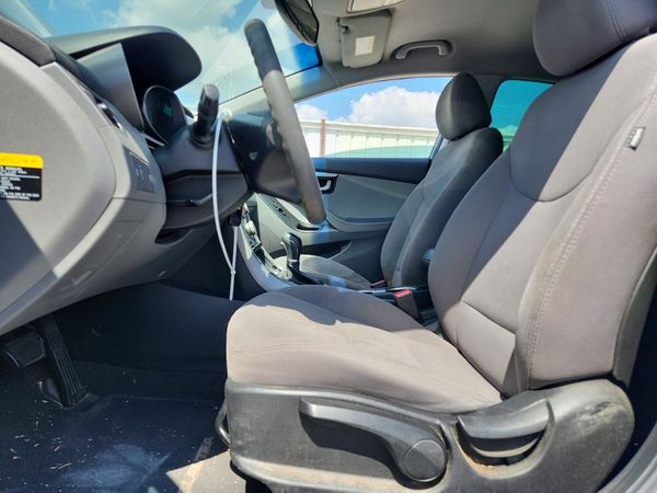 2016 HYUNDAI ELANTRA — DENT
