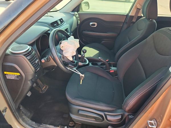 2015 KIA SOUL — DENT