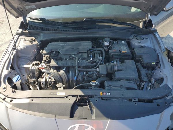 2024 HYUNDAI ELANTRA — Engine bay