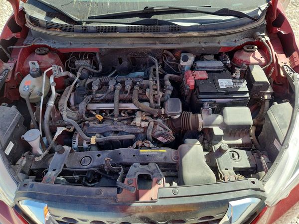 2019 NISSAN KICKS — Engine bay