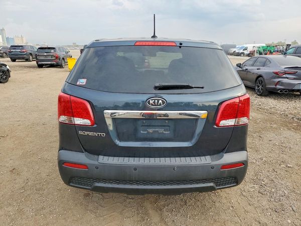 2013 KIA SORENTO Base / LX