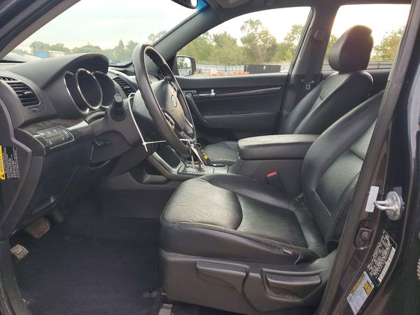 2013 KIA SORENTO Base / LX