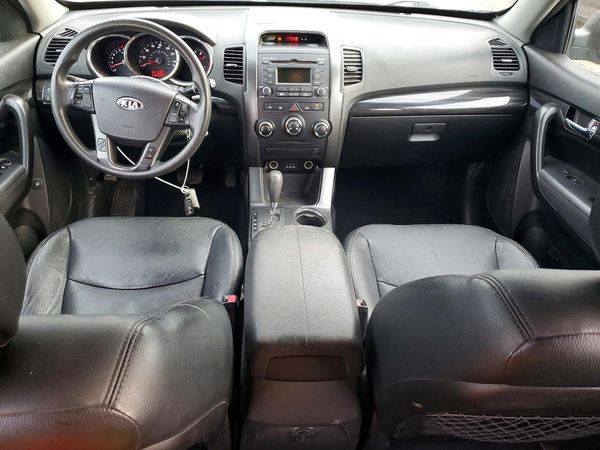 2013 KIA SORENTO Base / LX