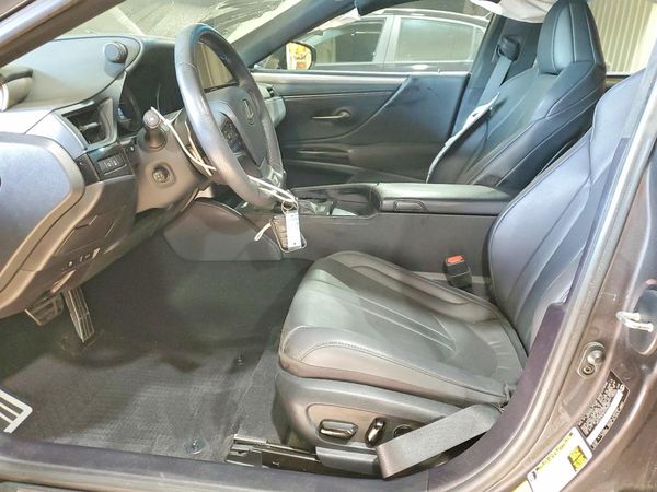 2023 LEXUS ES — DENT