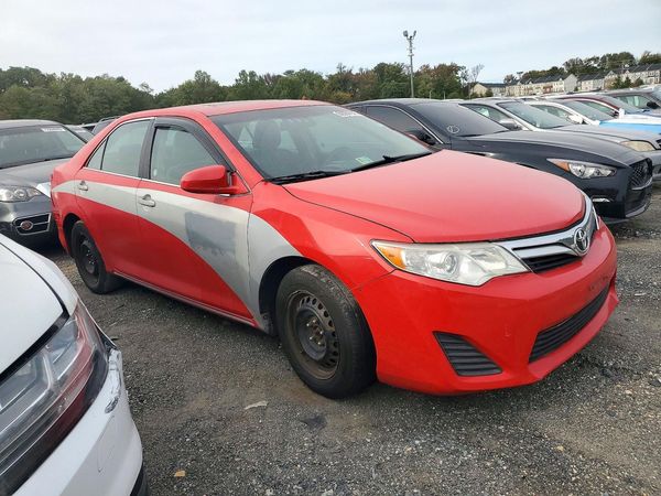 2013 TOYOTA CAMRY — Passenger 3/4