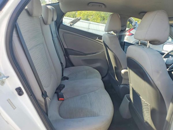 2017 HYUNDAI ACCENT SE Base