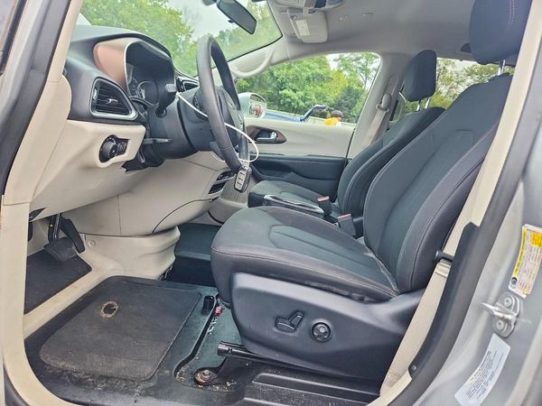 2018 CHRYSLER PACIFICA — DENT