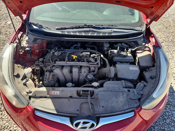 2014 HYUNDAI ELANTRA GLS (Middle)
