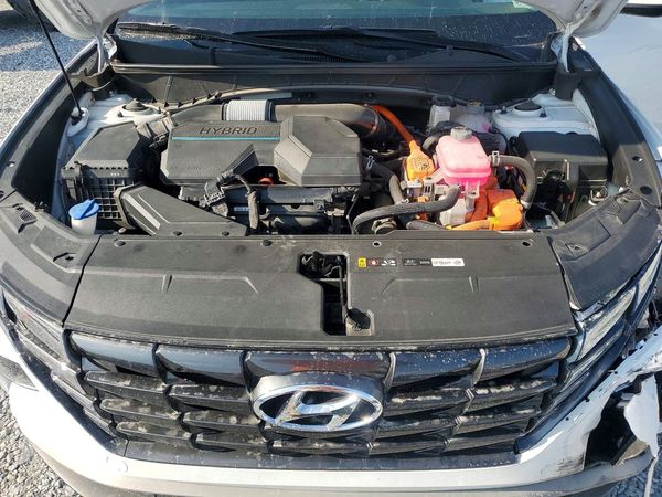 2022 HYUNDAI TUCSON — Engine bay