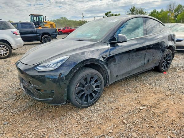 2022 TESLA MODEL Y — DSFA — Front 3/4