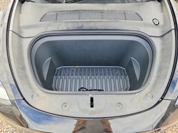 2022 TESLA MODEL Y — Engine bay