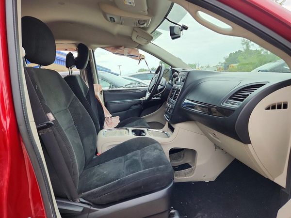 2016 DODGE GRAND CARAVAN — DENT