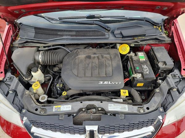2016 DODGE GRAND CARAVAN — Engine bay