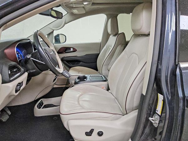 2020 CHRYSLER PACIFICA — DENT