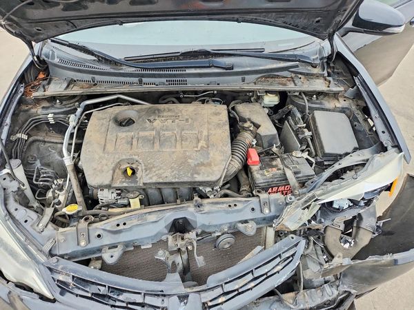 2015 TOYOTA COROLLA — Engine bay
