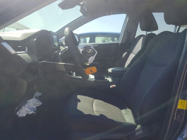 2019 TOYOTA RAV4 XLE / XLE Premium 4WD — DENT