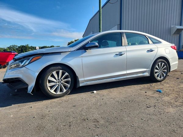 2015 HYUNDAI SONATA — DSFA — Front 3/4