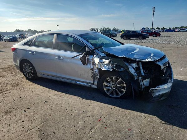 2015 HYUNDAI SONATA — Passenger 3/4