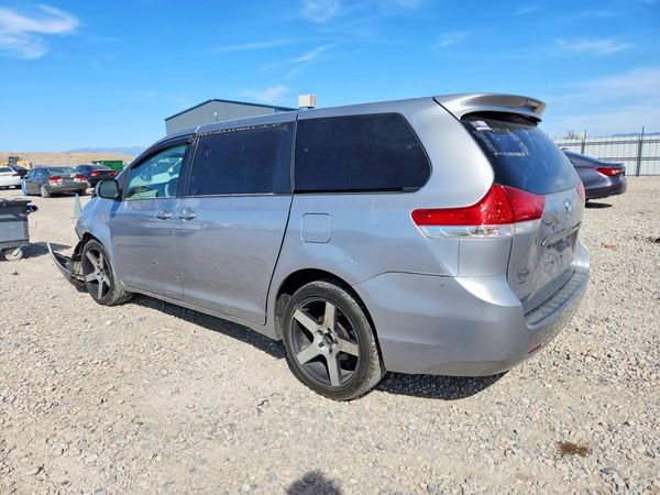 2012 TOYOTA SIENNA — DSRA