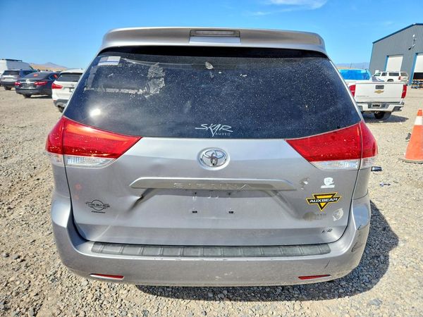 2012 TOYOTA SIENNA — DIRR