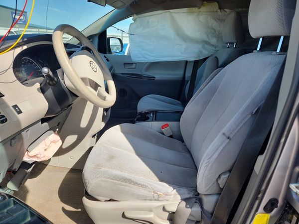 2012 TOYOTA SIENNA — DENT