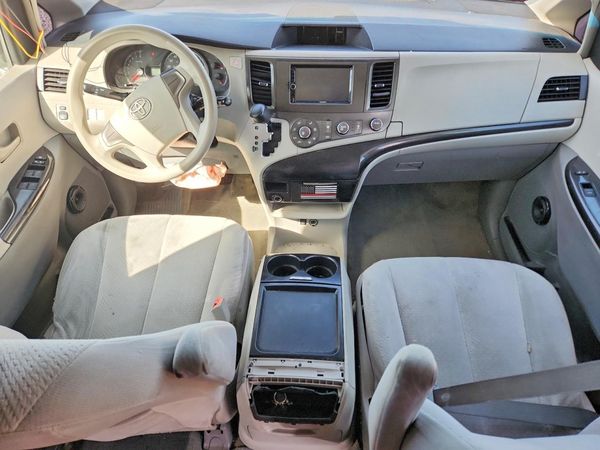 2012 TOYOTA SIENNA — CKPT