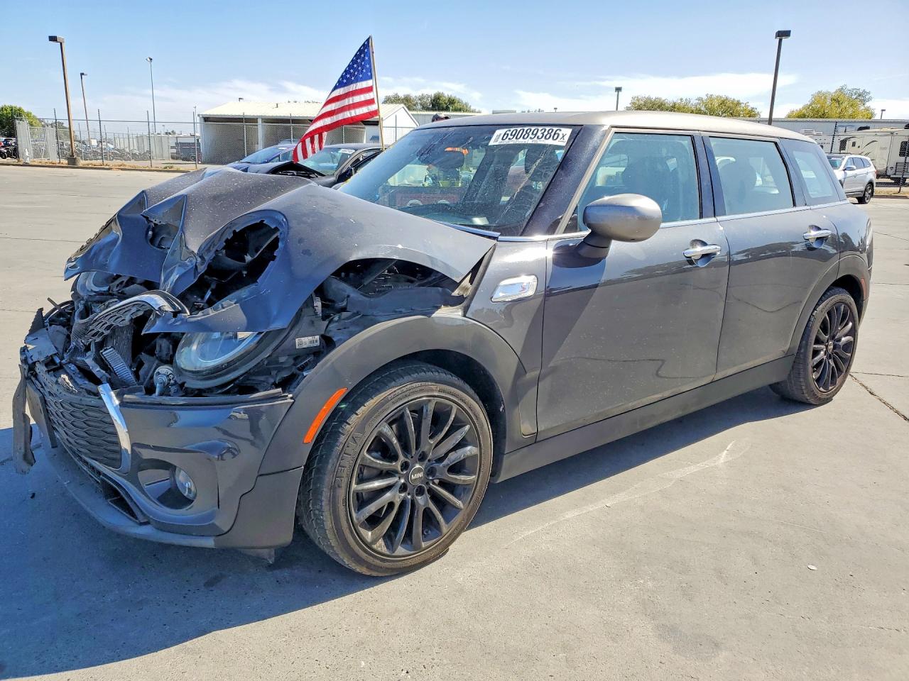2020 MINI COOPER — Front 3/4