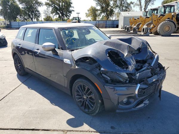 2020 MINI COOPER — Passenger 3/4