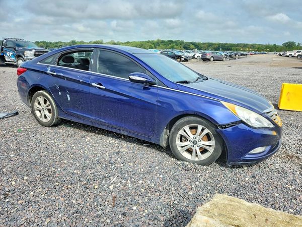 2013 HYUNDAI SONATA — Passenger 3/4