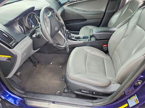 2013 HYUNDAI SONATA — DENT