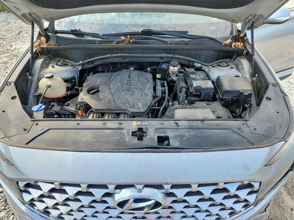 2021 HYUNDAI SANTA FE — Engine bay