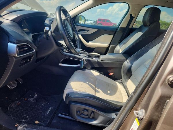 2017 JAGUAR F-PACE R-Sport — DENT