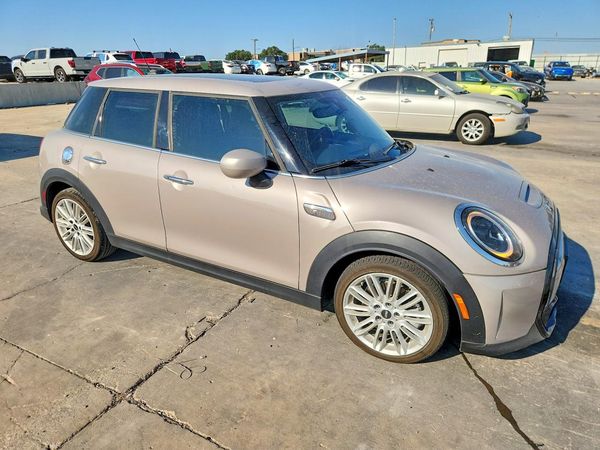 2024 MINI COOPER — Passenger 3/4