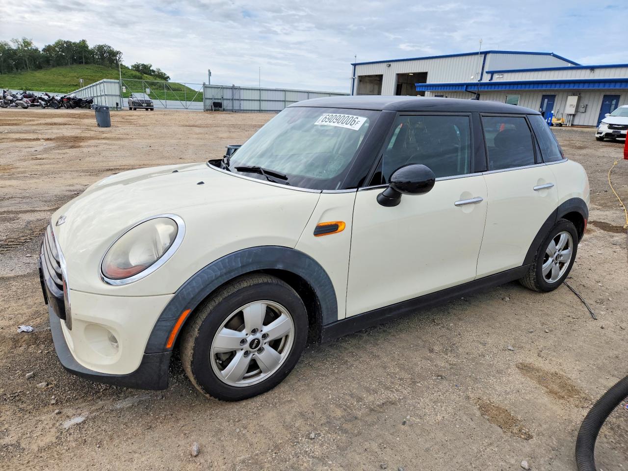 2016 MINI COOPER — Front 3/4