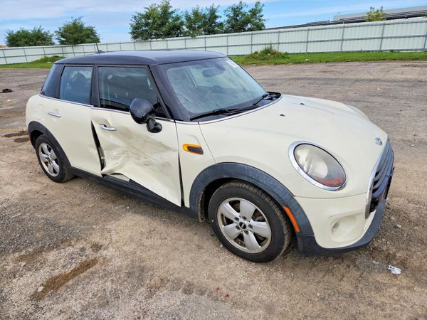 2016 MINI COOPER — Passenger 3/4