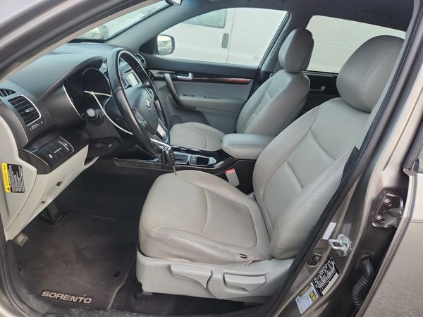 2014 KIA SORENTO Base/ LX