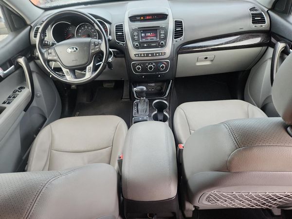 2014 KIA SORENTO Base/ LX